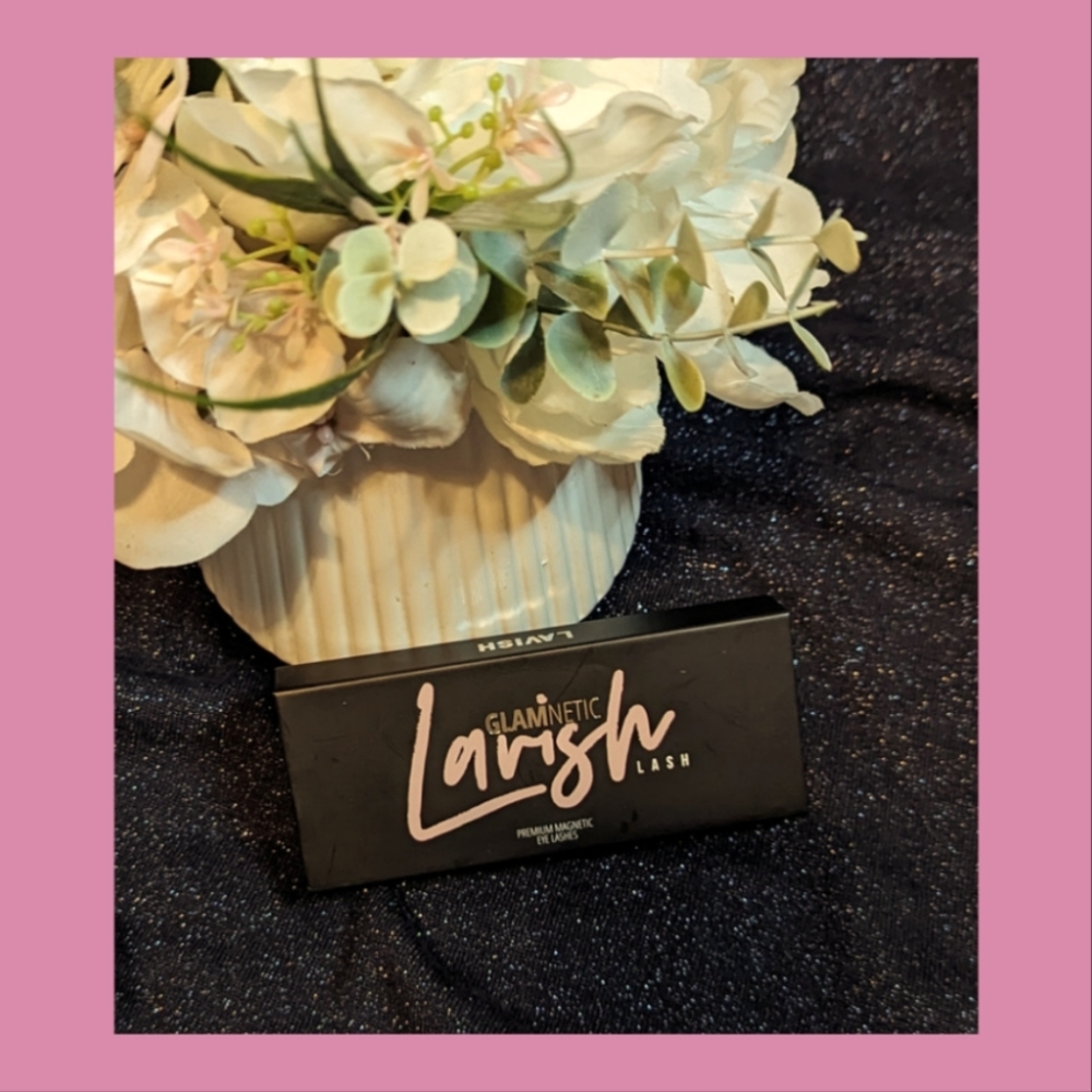 Glamnetic Lashes in Lavish